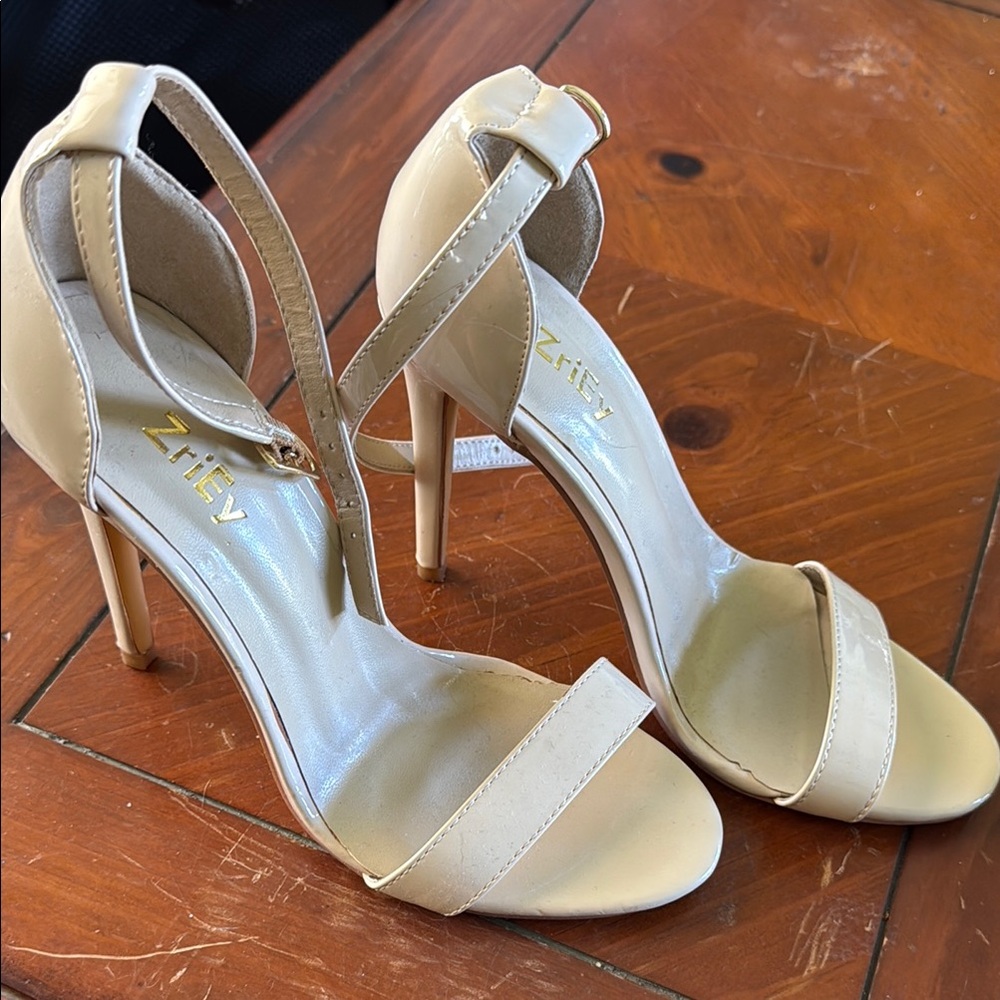 Women's Elegant Tan Heels